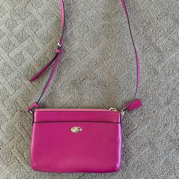 Coach Fuchsia Crossbody Bag with Bonus Wallet - Picture 1 of 5